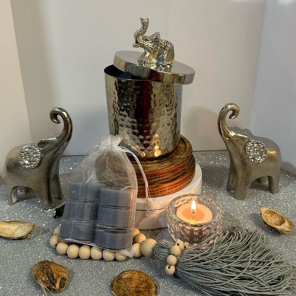 WILD SAFARI HUNT, SCENT UNLEASHED LLC LUXURY HAND POURED SCENTED CANDLES. - Picture 1 of 8